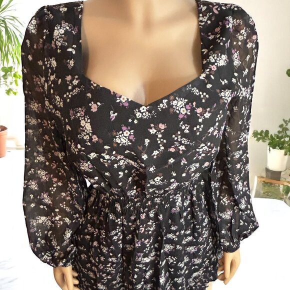 Black Ruffled Floral Short Dress - Picture 4 of 9